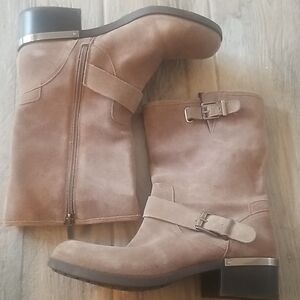 Vince camuto boots size 8